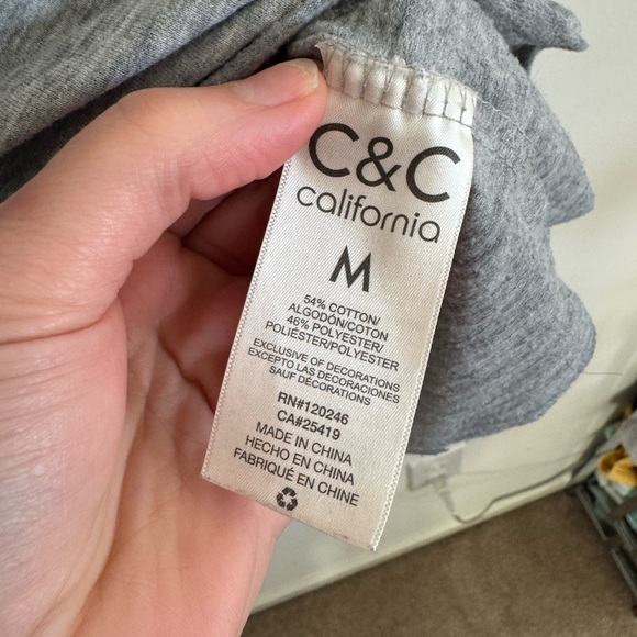 C&C California Amour love great long sleeve graphic knit top size medium - Picture 5 of 5